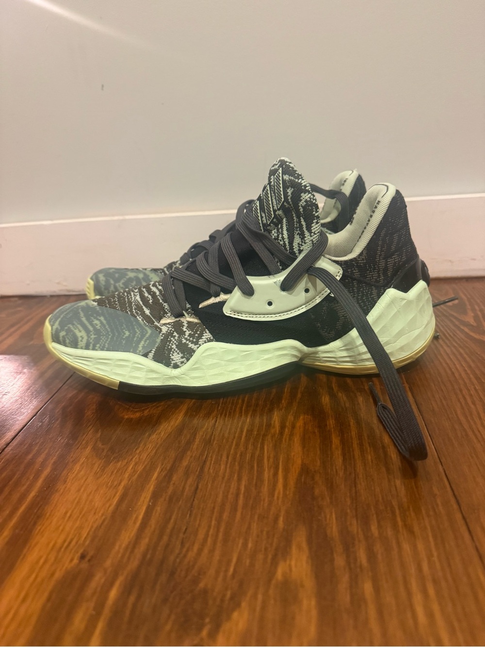 adidas Mens James Harden Vol 4 Basketball Shoes